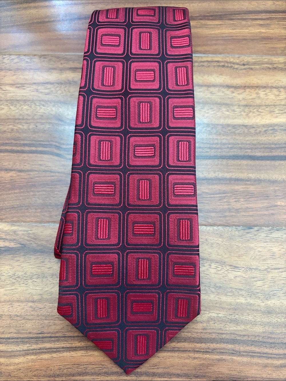 Guy Laroche Square Geometric Neck Tie‎ Silk